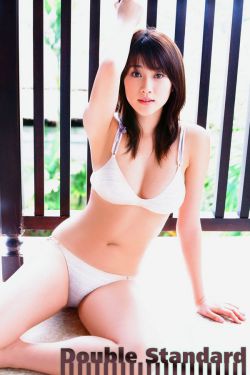 在厨房里两只乳头被吸肿了